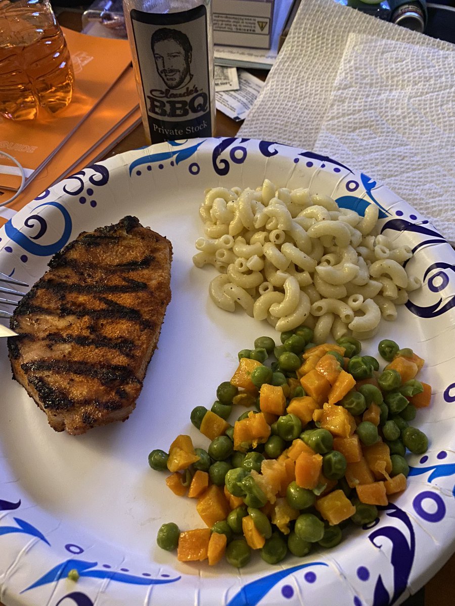 cap_018's tweet photo. @chicky728 scores again fantastic #dinner Grilled Pork chops with @TheSCBBQCo #SwineTime 🐖 🔥💣💯 with sides and @ClaudesBBQ #PrivateStock for the finishing touch 👊🏻 https://t.co/pS2mb7wR29