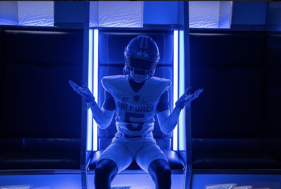 I will be signing tomorrow at 2:50 @ECS!  <a href="/AF_Football/">Air Force Football</a> <a href="/AF_FBRecruiting/">Air Force Football Recruiting</a>