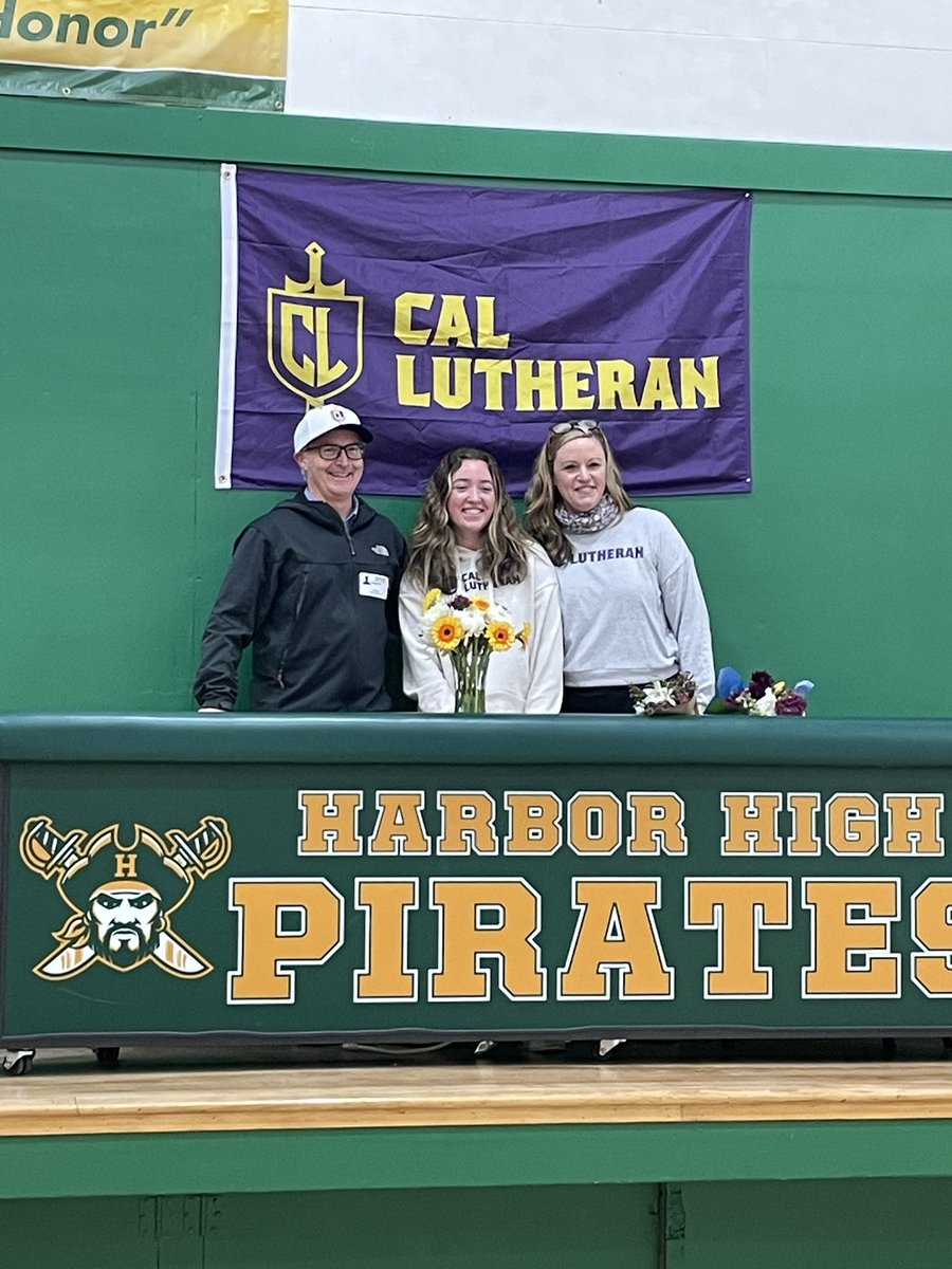 HarborAthletics's tweet photo. Congratulations to Senior Ava Root for signing her LOI to play soccer at Cal Lutheran ⚽️ 🏴‍☠️

#PiratesSailingOff https://t.co/8GIx0s88ge
