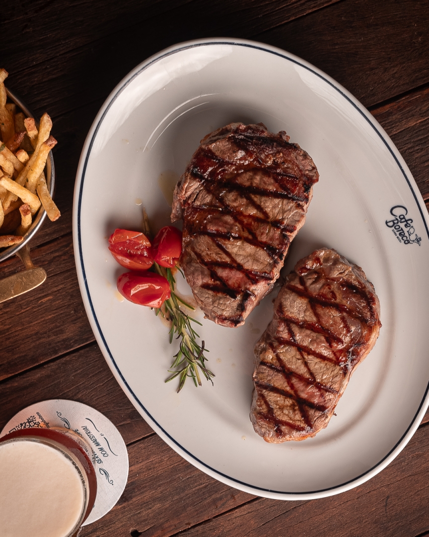 cafeboteco's tweet photo. Carnes nobres direto da nossa exclusiva Parrilla Argentina! 

#caféboteco #cafeboteco #restaurante #bar #chopp #serranegra #serranegrasp #parrilla #carnes #churrasco #grelhado https://t.co/n5cRGxqPsz