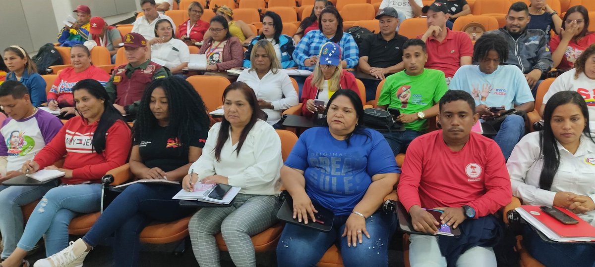 BolivarMrt4's tweet photo. En el marco del desarrollo de las políticas implementadas por el pdte. @NicolasMaduro las 7T rumbo al 2030; MRT Bolívar junto a @ChristoferRuben Resp. Del Bloque Oriental dijeron presente en la videoconferencia con la #Vicesocial y territorial de las Misiones y grandes Misiones. https://t.co/NumZ19wHO5