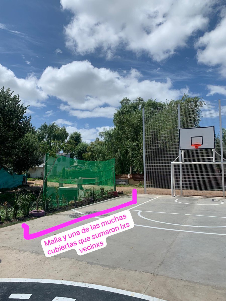 belengonf's tweet photo. Mantener procesos, avanzar con la comunidad, escuchar y responder ha cultivado la confianza. En diciembre, inauguramos una plaza en el antiguo vertedero. Lxs vecinxs la mejoraron, colocaron malla y protegieron las plantas. En las tardecitas se llena de niñxs #RestauraciónHábitat https://t.co/eAJRHYyCWM
