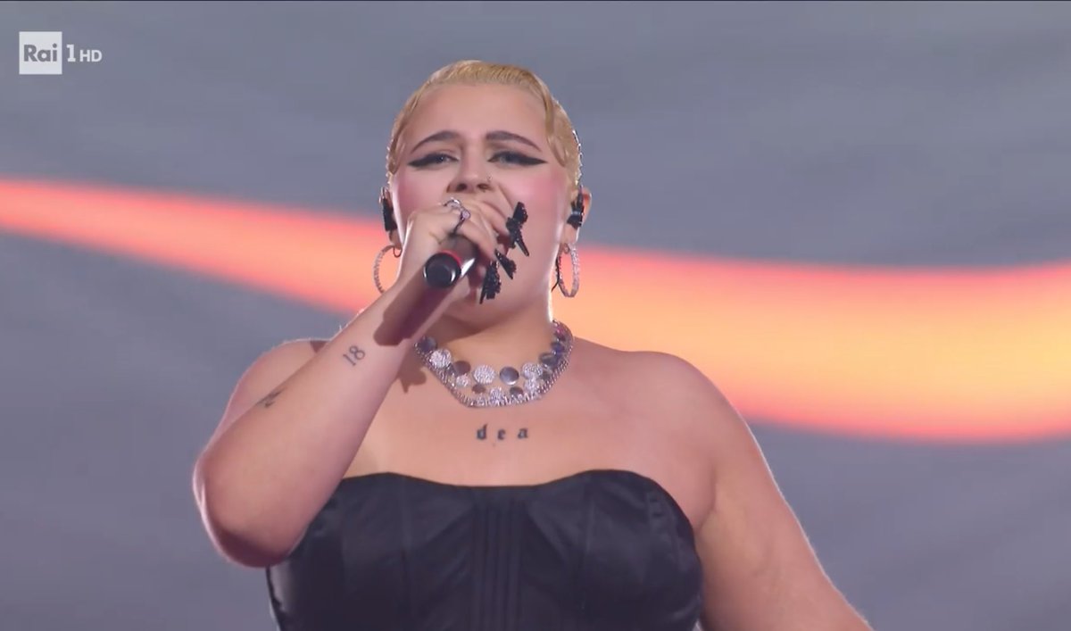 MainolfiRita's tweet photo. BigMama regina indiscussa, la rabbia non ci basta per superare i traumi vissuti sulla nostra pelle. È una ragazza straordinaria e merita tanto!!! 

#Sanremo24 https://t.co/4BR09IB0xD