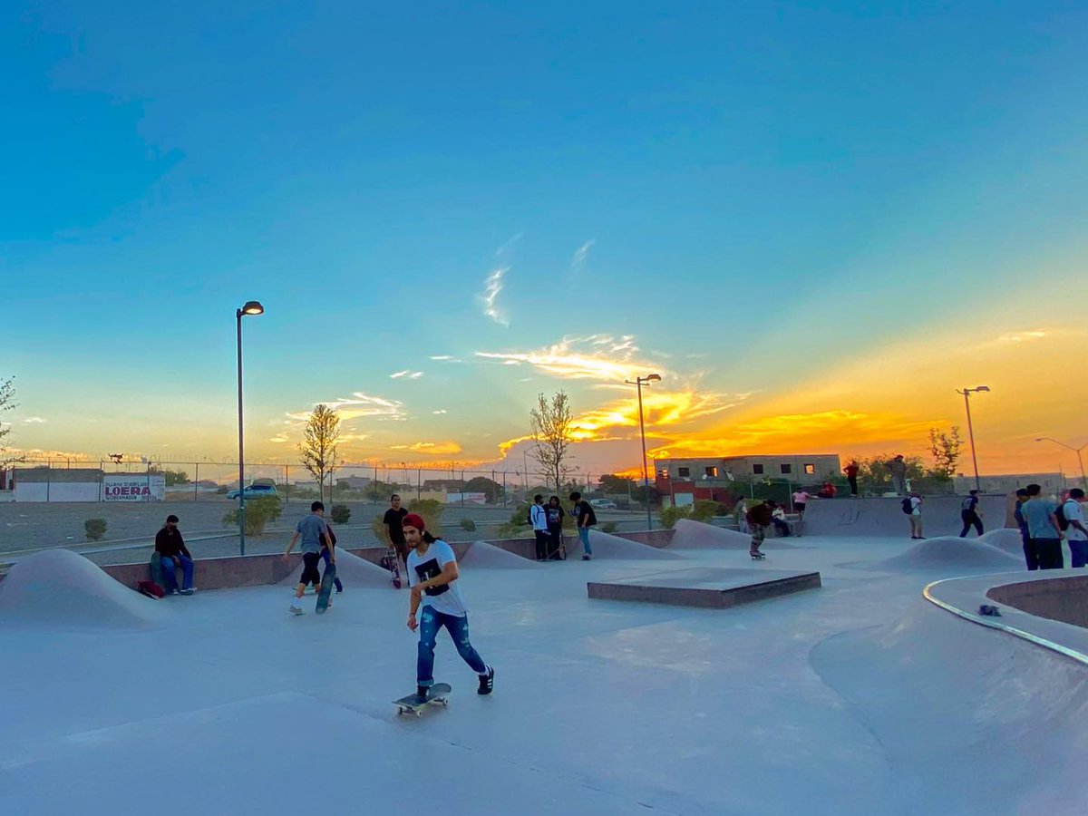 SECTUR_mx's tweet photo. El Skatepark La Duna ubicado en #CiudadJuárez, #Chihuahua, ganó el Premio de Honor🏆otorgado por el Streetscape Research Center de #China 🇨🇳 en la categoría Diseño Especial.

Creado por la Facultad de Arquitectura UNAM. Un reconocimiento del mundo para #México. 😍🙌 https://t.co/qfXcGO0KAk
