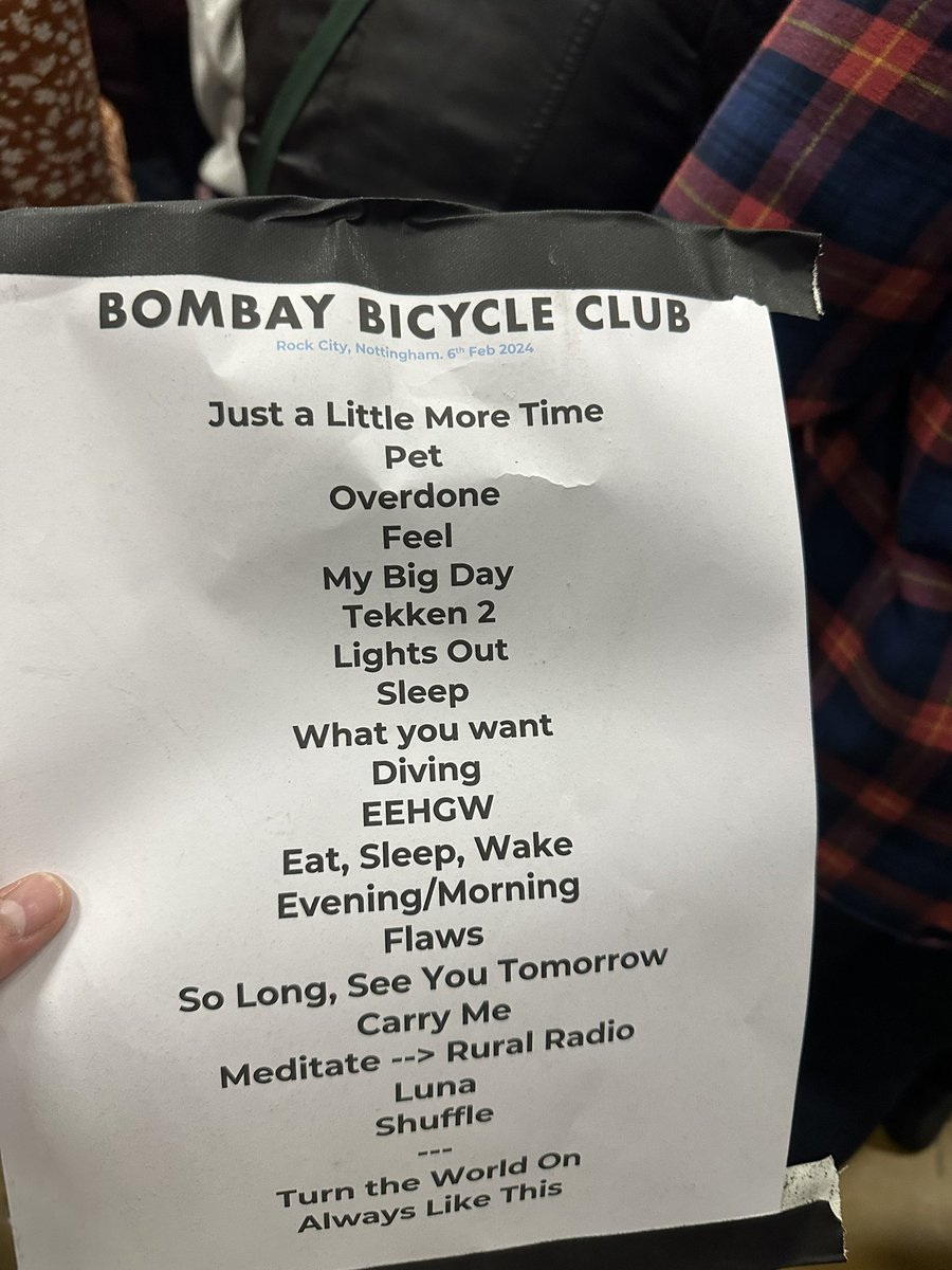 namedFrancine's tweet photo. and i scored a setlist!! AGAIN!! 
im crying, sobbing and just basically melting at this point https://t.co/JxeAyqi5vz