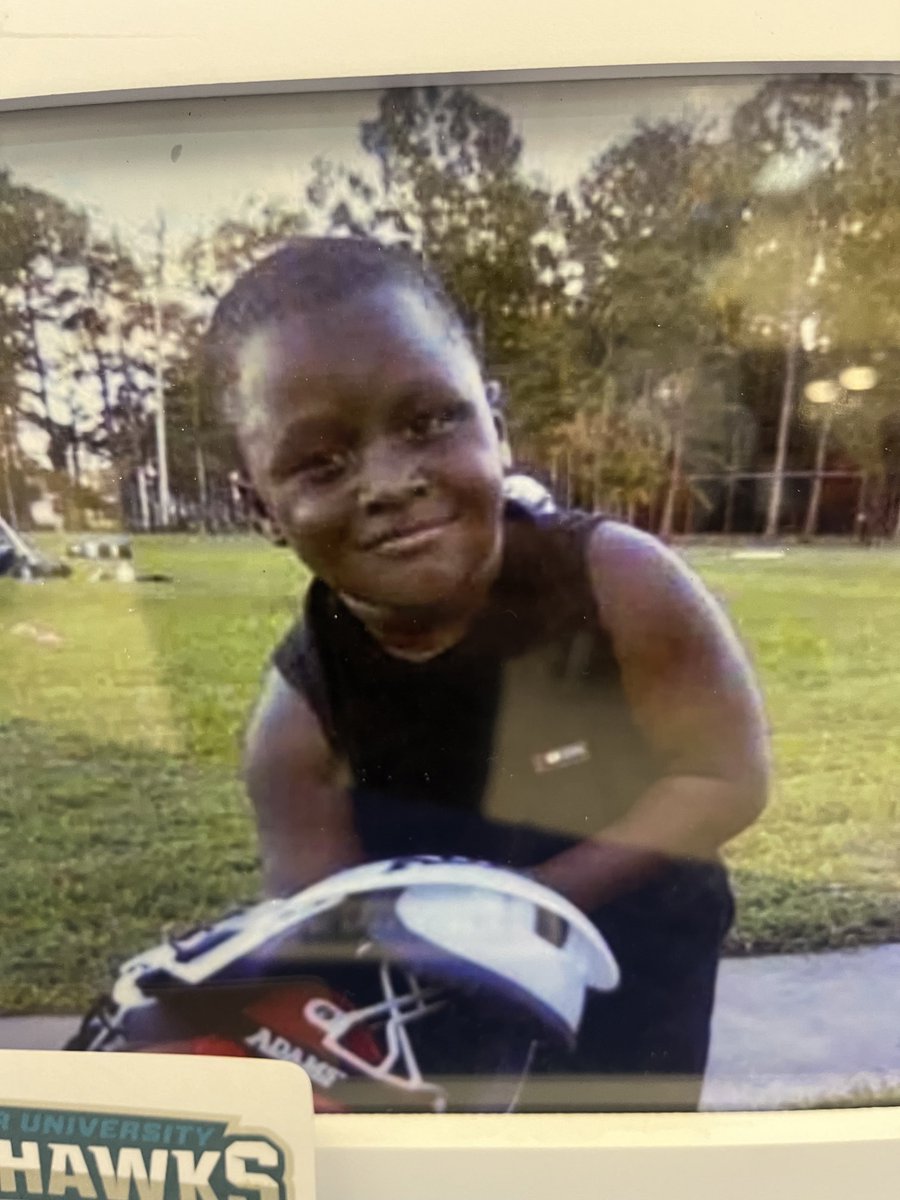 JackDan55847282's tweet image. Congrats to 3 awesome football players and great young men on signing today.  T Luv Locust, Big Braden Chisholm and Cool Hand Luke Warnock ❤️🙏🏻❤️🙏🏻❤️🙏🏻