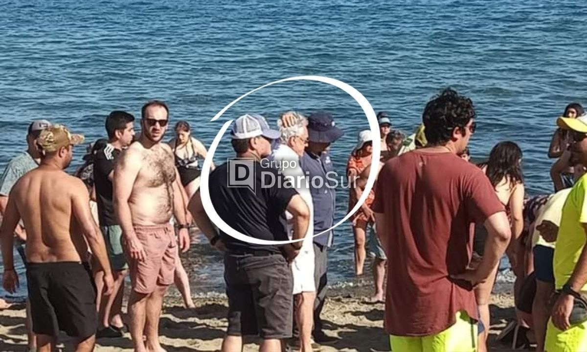 diariosur_rios's tweet photo. El último registro fotográfico del ex Presidente Piñera antes de su muerte 

#valdiviacl #piñera #coique #fotografia https://t.co/BOEDwlLvy9 https://t.co/ChcMPUe4Gb