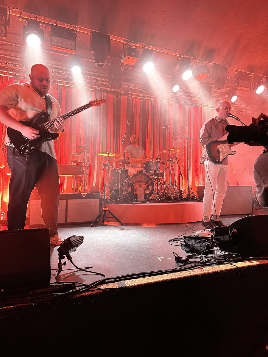 namedFrancine's tweet photo. so so insane seeing @BombayBicycle live a second time tonight!! https://t.co/VlzFeUK5jH