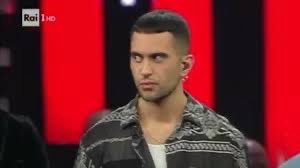 HiNefeli's tweet photo. Ma colleghiamoci con Il Tre a casa che vede Marco #Sanremo2024 https://t.co/YFsv94yJyx