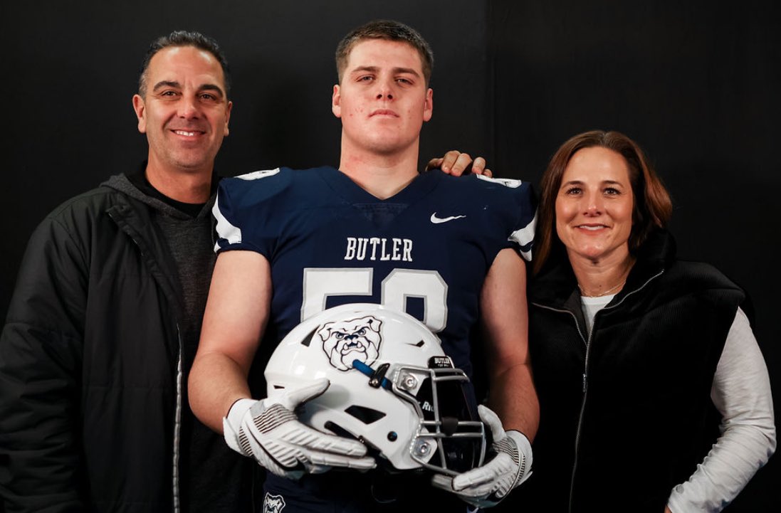 I will be signing tomorrow! Officially a Bulldog! Excited for this new adventure in my life! #commited #AG2G