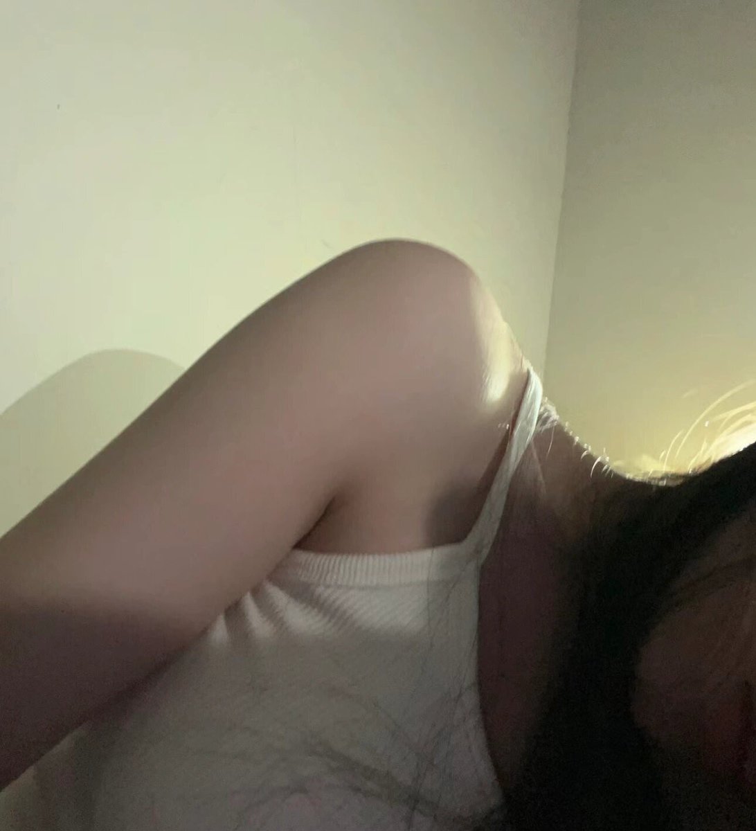 DongSi392's tweet photo. 成功趴下起不来了 🥲 #山东 #反差 #冷🥶 https://t.co/FVnmVs6O3f