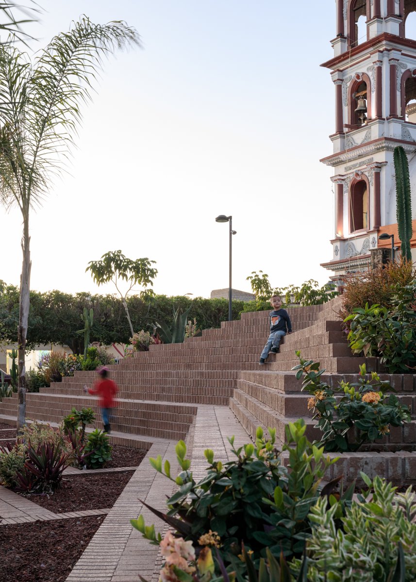 La Plaza al Monumento a la Madre en Tecuala, Nayarit, es uno de los proyectos finalistas al Brick Award 2024 🧱en la categoría Sharing public spaces, Public &amp; Commercial Building.
Los resultados serán anunciados a principios de junio de este año. 
acortar.link/5qC8kA