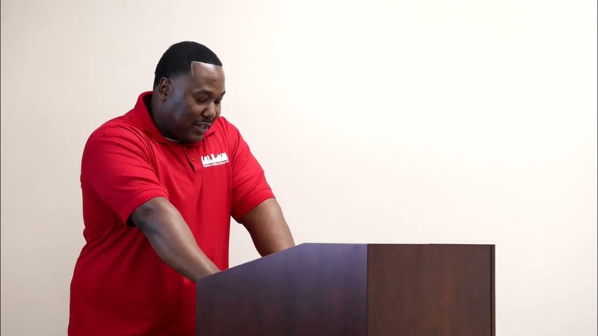 BuildCentralOH's tweet photo. Prevailing Wage guarantees fair compensation for workers. Listen to IBEW Local 683 member Jahaan Harris explain the benefits of Prevailing Wage to the CRAA Board of Directors @columbusairport #FightWageTheft #RespectVets #CBA #ColumbusAirport #CMH
https://t.co/EYrmdtjPDj https://t.co/iTTjKyROam