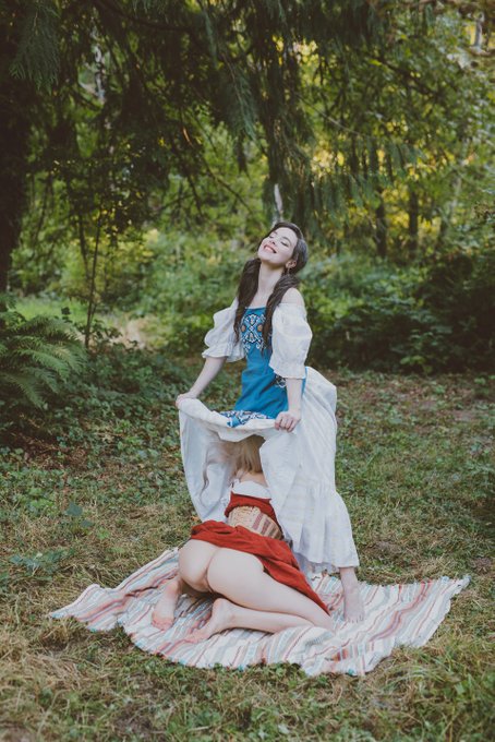 Would you make sure a bee didn't fly up my skirt?  @yungsuccubusxxx and me by @corwinprescott https://t