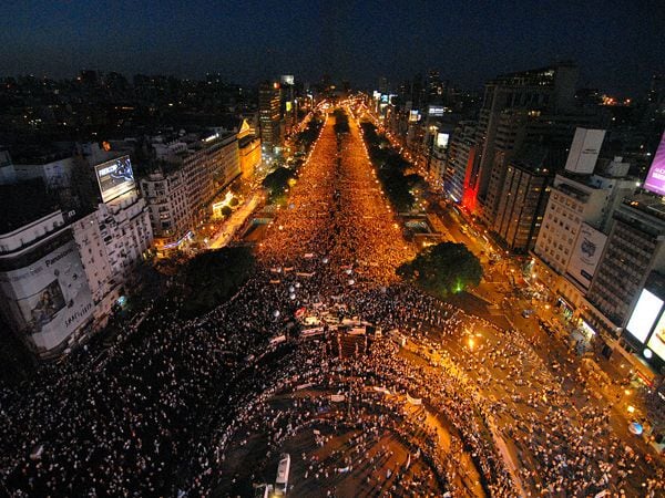 A FAVOR DE LA #MarchaContraLaCasta