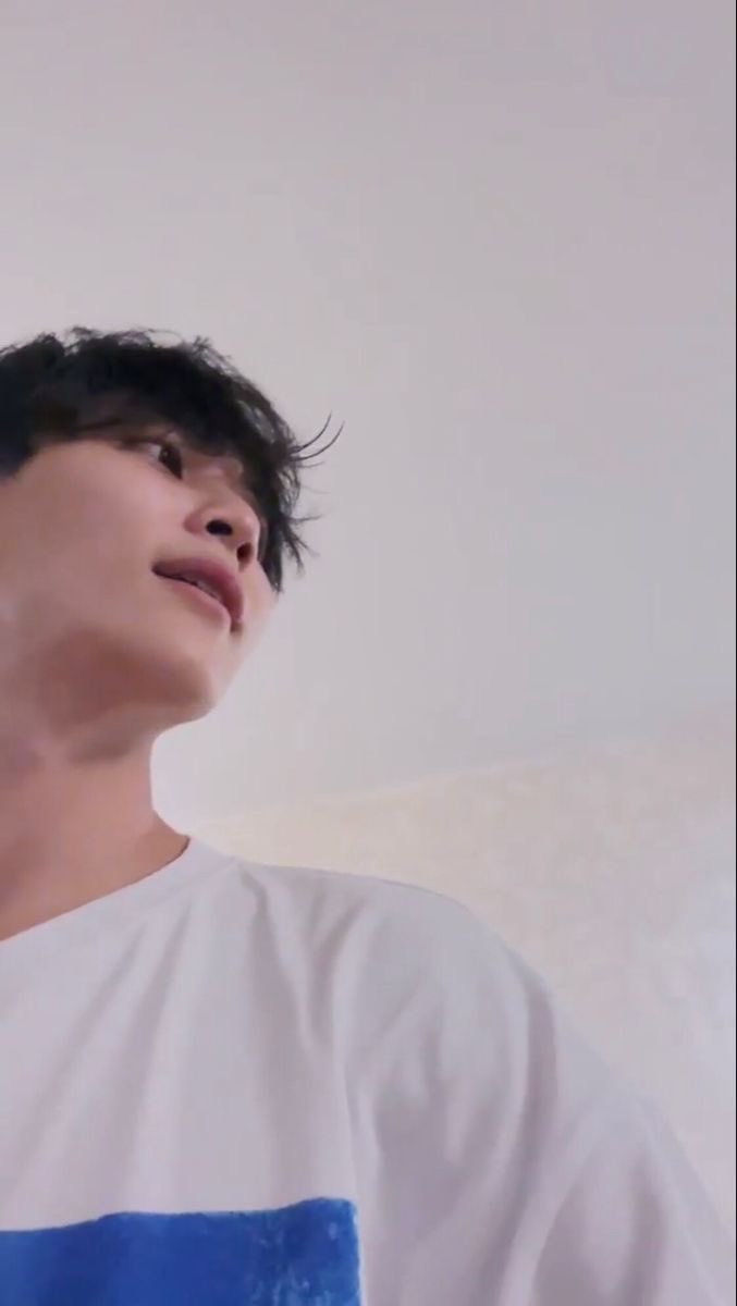 pov: you accidentally opened the front cam but you’re ishaan iezekiel vespertine.

good morning!