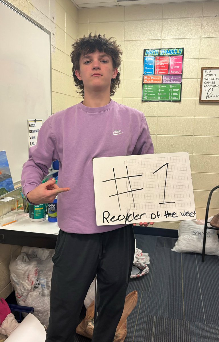 oshs_recycling's tweet image. 🚨ATTENTION FALCONS🚨
Easton&apos;s outstanding performance in this week&apos;s Kahoot earns him the first ever recycler of the week. #cookin #reducereuserecycle #OSontop 
@OS_BirdHouse 

Do you recycle? ♻️