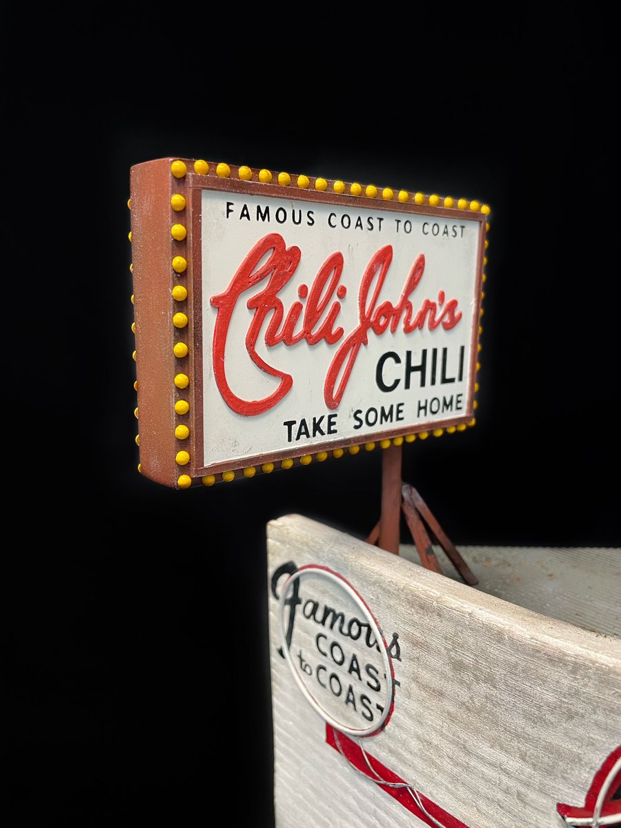 ItsKieranTime's tweet photo. My latest miniature is of Chili John’s on Burbank Blvd! The history of this restaurant goes back to the late 1800’s when founder John Isaac began making chili from a recipe he learned from cowboys in Wisconsin! 🤠

Buy it at: https://t.co/dvtT2kLaRh https://t.co/OKqYmbCCP2