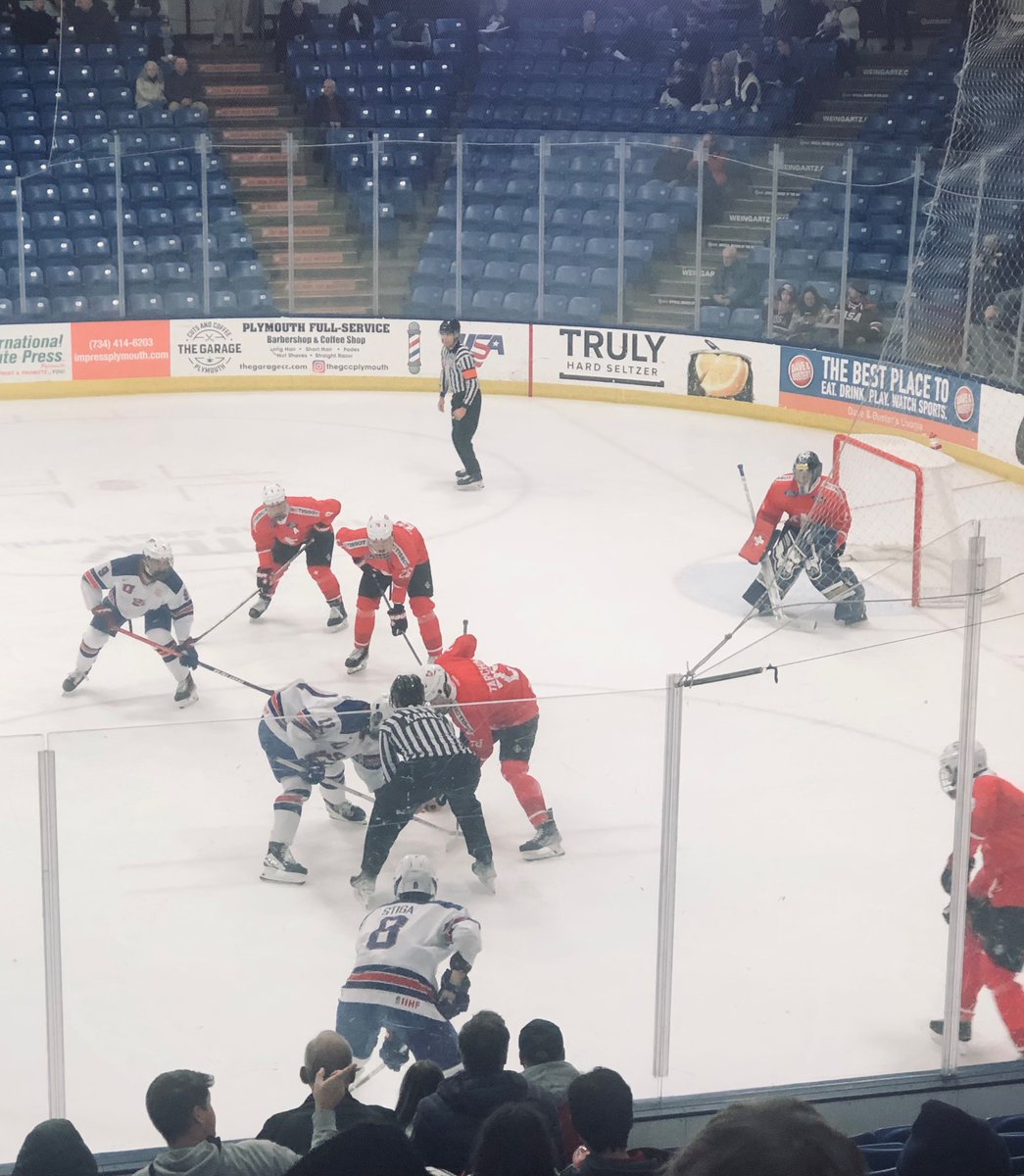 Some @USAHockeyNTDP action against SUI to kick off the #FiveNations this week! #NHLDraft