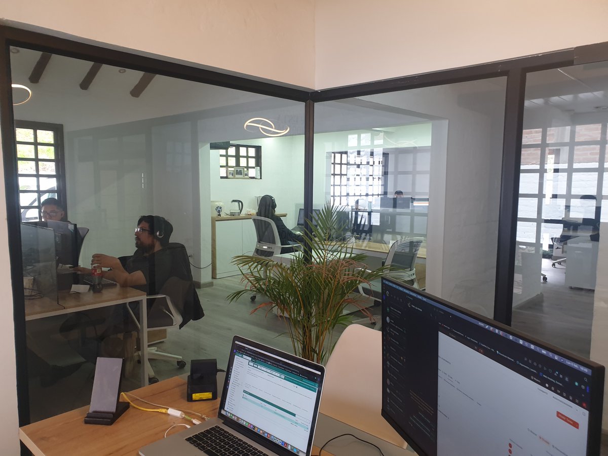 anibal8aG's tweet photo. Territorios Inteligentes iT Cía. Ltda. La empresa líder en GovTECH, inauguramos casa nueva. La mejor tecnología, el mejor equipo y la mejor infraestructura!! https://t.co/Da0Rct0LFW