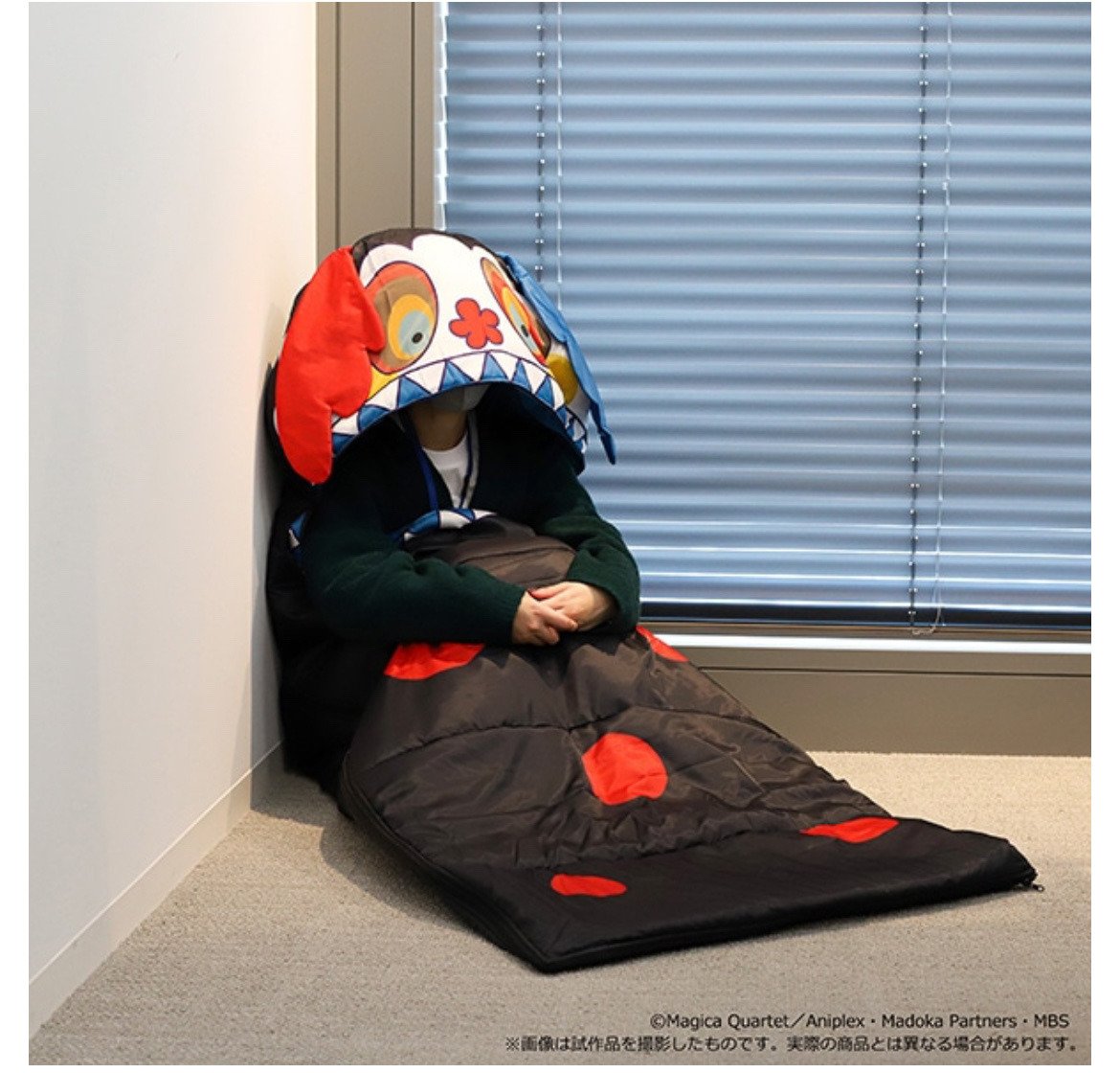 「more photos of the Charlotte sleeping ba」|Colinのイラスト