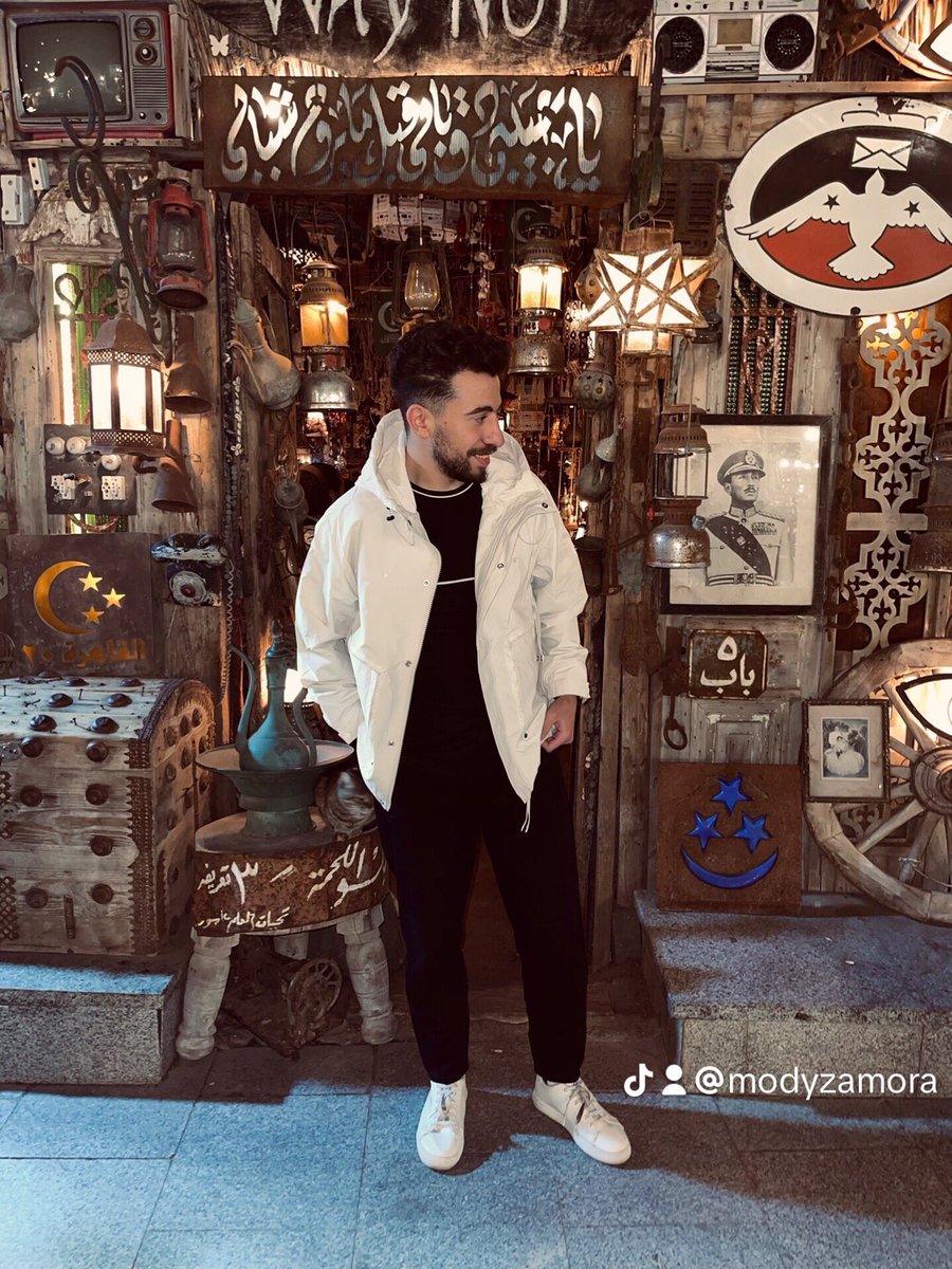za_moora's tweet photo. Masterpiece? 👀🖤🕰 https://t.co/YqIAuBqu7s