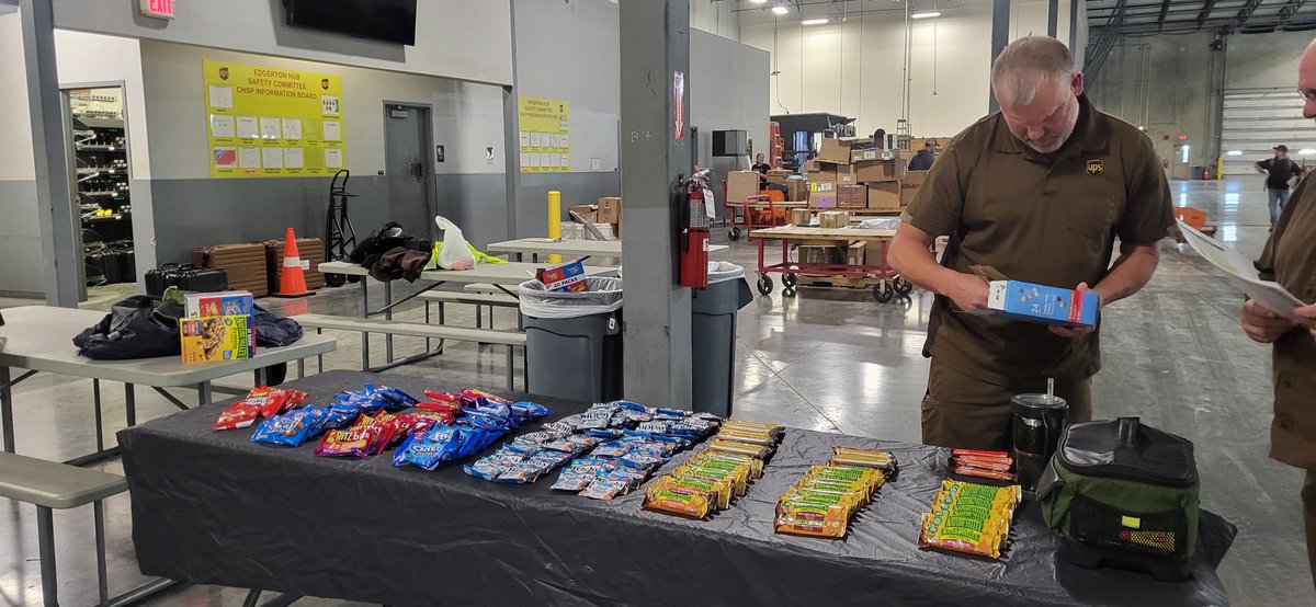 UPS Edgerton Kansas CHSP (@upsedgertonks) on Twitter photo Hydration!!! 365 days a year, we must keep ourselves hydrated. Spring, Summer, Fall, including the Cold Winter months. Few snacks for the drivers, always pairs good with a ham sandwich and some fruit. Least, that's what I had for lunch. JR <a href="/marc_peeler/">Lenexa NW CHSP</a> Hydration!!! 365 days a year, we must keep ourselves hydrated. Spring, Summer, Fall, including the Cold Winter months. Few snacks for the drivers, always pairs good with a ham sandwich and some fruit. Least, that's what I had for lunch. JR <a href="/marc_peeler/">Lenexa NW CHSP</a>