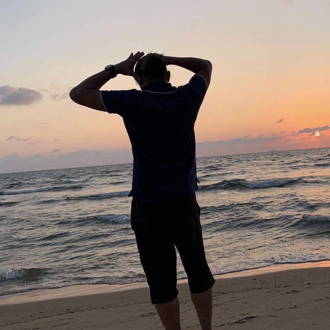 non7zeed's tweet photo. Sunset tells you that everything could have a beautiful end, even that bright shining sun.. https://t.co/V1gHPWXWaS