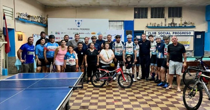 claucelo1's tweet photo. Se despidió el equipo de ciclismo del Club Social Progreso, nos representaran en Rutas de América, una de las competencias más importantes en este deporte.
SUERTE MUCHACHOS!!! Por un sueño Progreseño🙌
#RutasdeAmerica
#SueñoProgreseño
#MunicipioProgreso https://t.co/hsKIgVMVs9