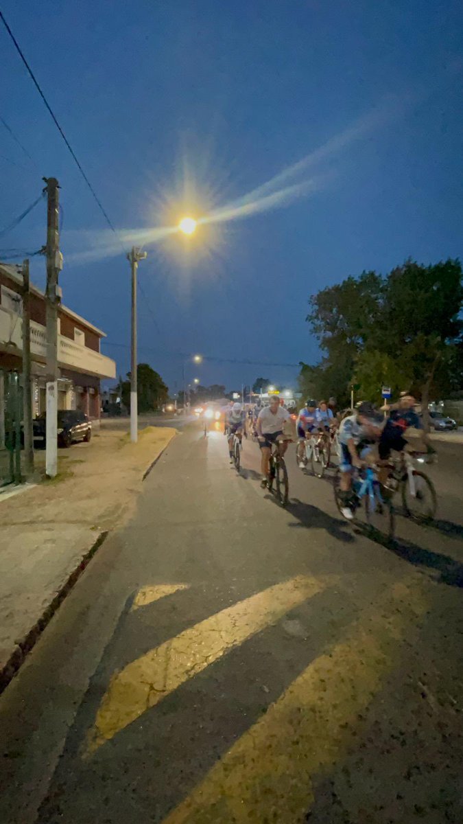 claucelo1's tweet photo. Se despidió el equipo de ciclismo del Club Social Progreso, nos representaran en Rutas de América, una de las competencias más importantes en este deporte.
SUERTE MUCHACHOS!!! Por un sueño Progreseño🙌
#RutasdeAmerica
#SueñoProgreseño
#MunicipioProgreso https://t.co/hsKIgVMVs9