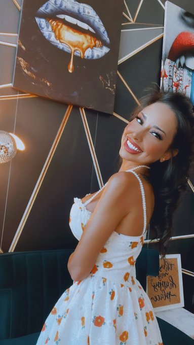 Can you handle all of me?😏 https://t.co/Jt1GYQLXIQ https://t.co/qmtTr6dTbq