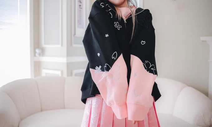 sleeves full of petals  