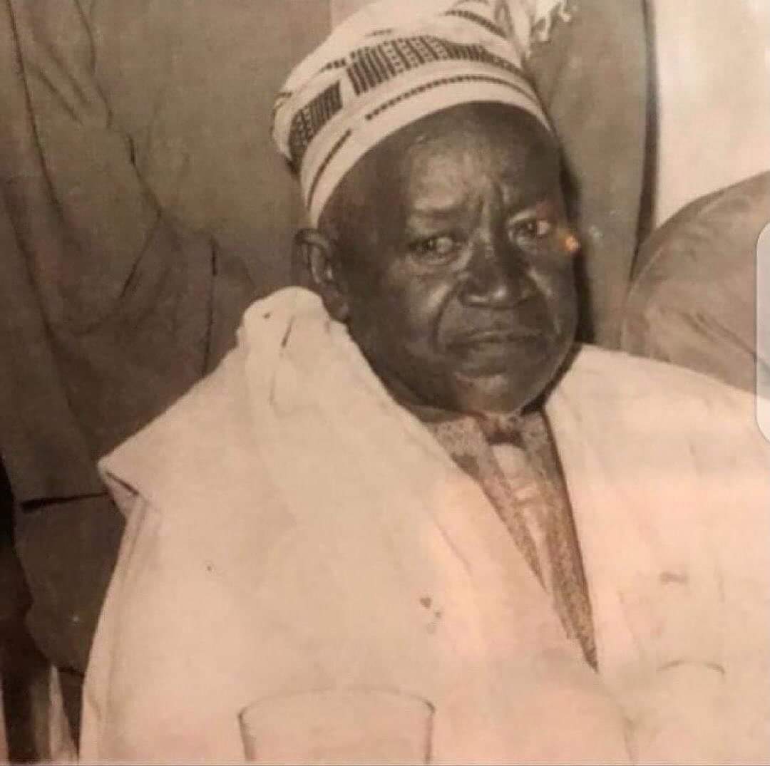 LePapaFaye1's tweet photo. Sama yaay Dafko beugone ba yalla wérou #Rajab lako fii dieulé, mtx kérok lako goungué si Ndande Fall si ay domou Adama kén xamoul noumou tolou , lima si gueuna yém beuss bobou moy jawartu ba...🥹 kérok la xamni #SerigneFallou rék mo matou waay ❤️🕌
#Rajab❤️🕌 https://t.co/YqjAs9JjiO