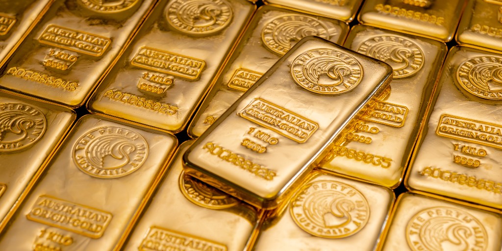 perthmint's tweet image. The high gold price in 2023 reflected strong demand, but will 2024 be just as golden? 

Read more in the World Gold Council's latest report: gold.org/goldhub/resear…

#PerthMint #Investing #Gold