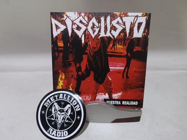 circovolador's tweet photo. Al aire #MetallionRadio con #Disgusto en la cabina de #CircoVoladorRadio https://t.co/yx0u0VaeWw