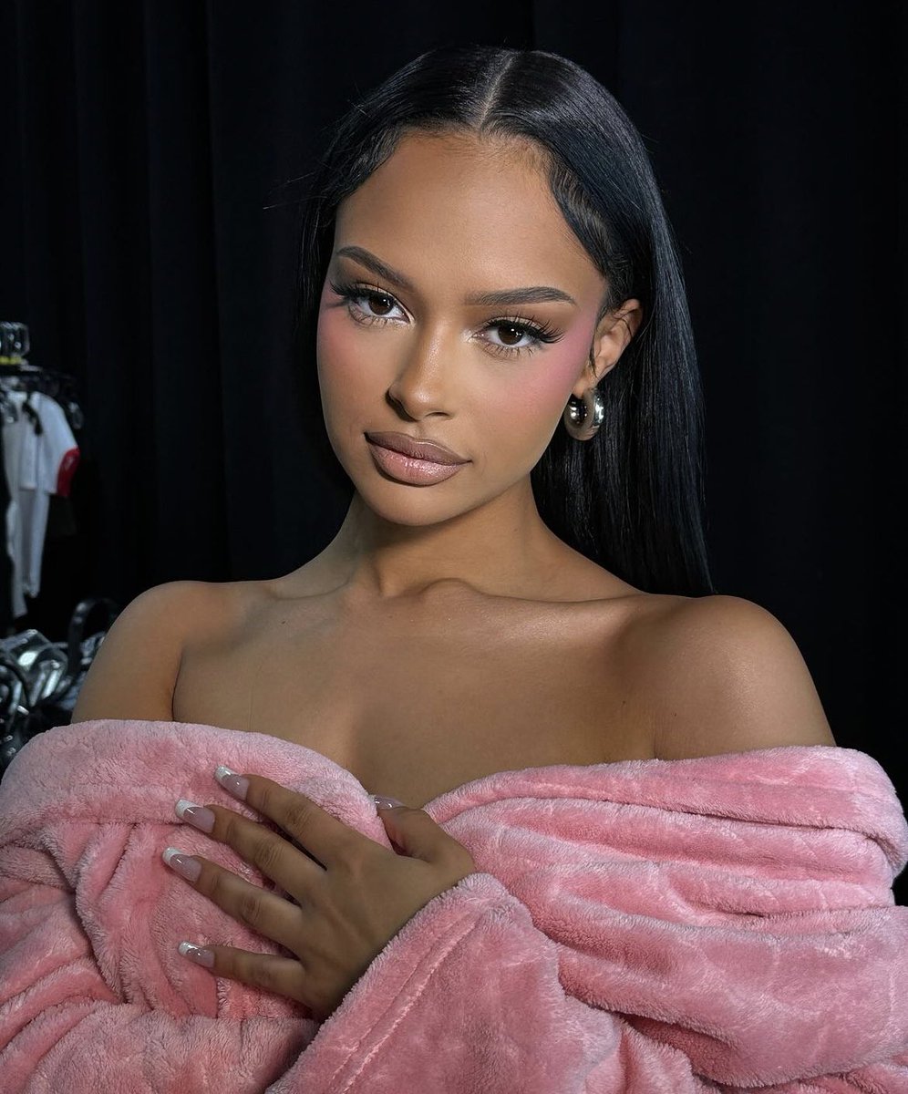 lianbailey's tweet photo. Pink all day 🌸 https://t.co/kaeAlbjycK