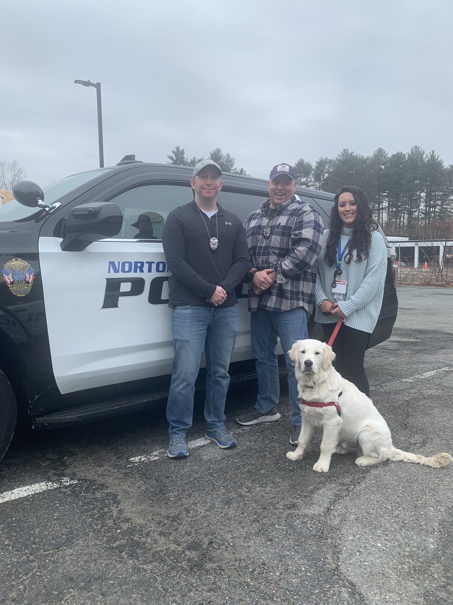The <a href="/NortonMaPolice/">Norton Police Dept.</a> POP team including our Clinician Cori and Ryder.  See our website link for the 2023 POP report

nortonma.org/police-departm…