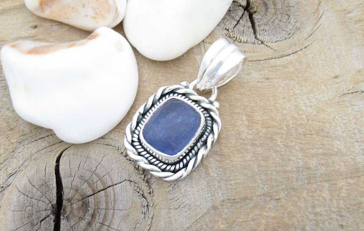 925 Sterling Silver Tanzanite Gemstone Pendant
etsy.com/au/listing/156…
#jewellery #jewelry #handmade #handcrafted #womensgift #giftidea #shoplocal #gift #bohochic #giftsforher #boho #jewelrylover #silversmith #byronbay #QLD #shopsmall #silver #gifts #etsyAU #picoftheday