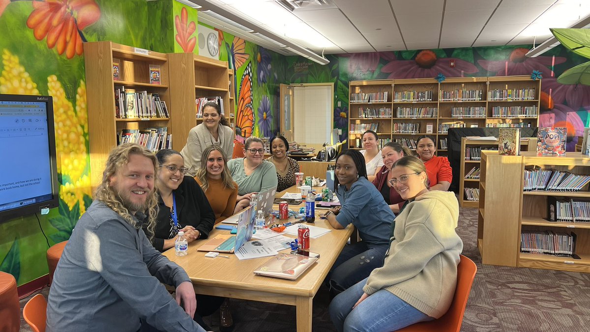 isaacjwells's tweet image. As a rare treat, I got to end the day with the @ps68si1 SLT (parent advisory council) &amp;amp; am in awe of their dedication to the education of their own children &amp;amp; ALL the children at their school!

#LeadingImpactTeams #AmplifyLearnerVoice #EvidenceWalks #ParentTeacherPartnerships
