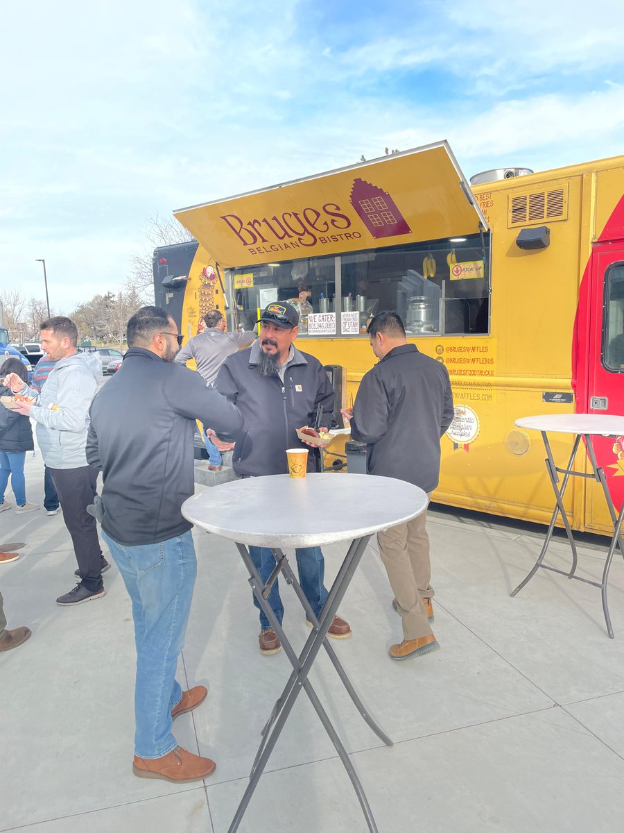 JacobsenBuilds's tweet photo. Our friends at Steel Encounters, Inc. came by the Jacobsen HQ today with the @brugeswaffles food truck! It was wonderful enjoying tasty treats with their team. Thank you for the fun morning together, Steel Encounters, Inc.!
 
#JacobsenPartners https://t.co/diZQwgzkZH