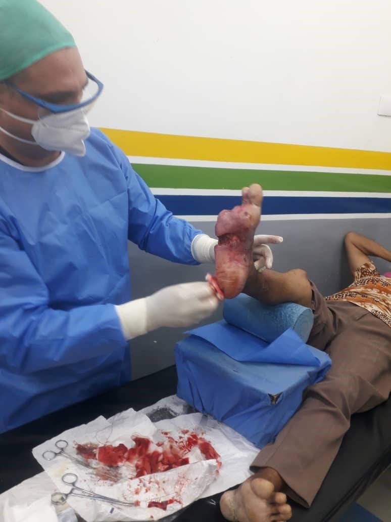 Gracias a Fidel y Chávez en la Misión Barrio Adentro miles de venezolanos han sido atendidos de forma gratuita en todo el territorio nacional #CamiloVive #CubaPorLaVida <a href="/cubacooperaven/">Brigada Médica Cubana en Venezuela</a> <a href="/MINSAPCuba/">Ministerio de Salud Pública de Cuba</a> <a href="/japortalmiranda/">José Angel Portal Miranda</a>