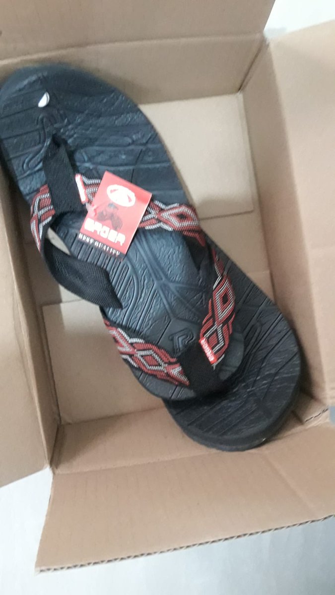 sampe_skalit's tweet photo. Hati hati penipuan di Lazada, saya beli Set Top Box yang dikirim Sendal jepit. Modus nya dia kirim barang dan saya bayar cod tapi di status belanja masih proses dan terakhir dia cancel. Lazada tidak bisa proteksi penipuan penipuan seperti ini ?? Jadi jera belanja di Lazada https://t.co/QqQskqTNy6