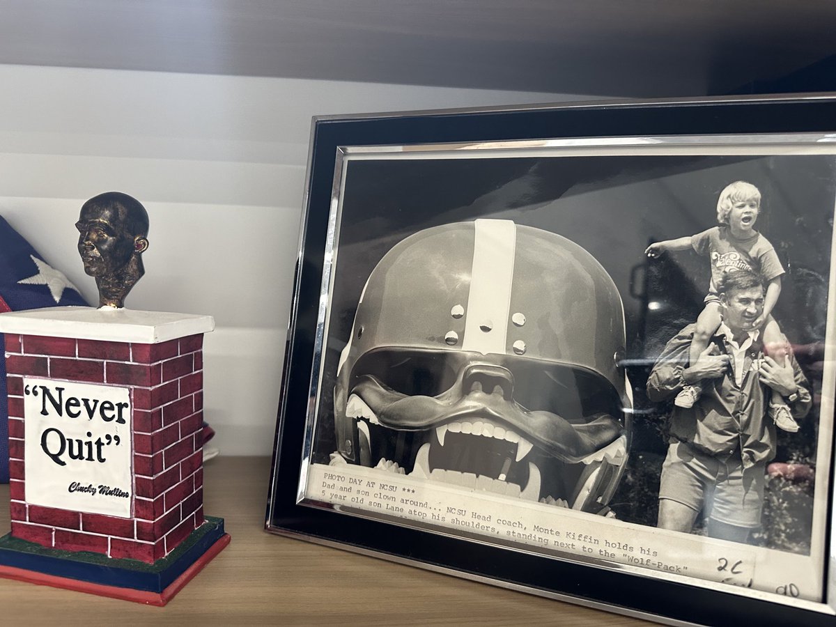 Lane_Kiffin's tweet photo. ⁦@NCState⁩ ❤️❤️ https://t.co/ZvzIqky78F