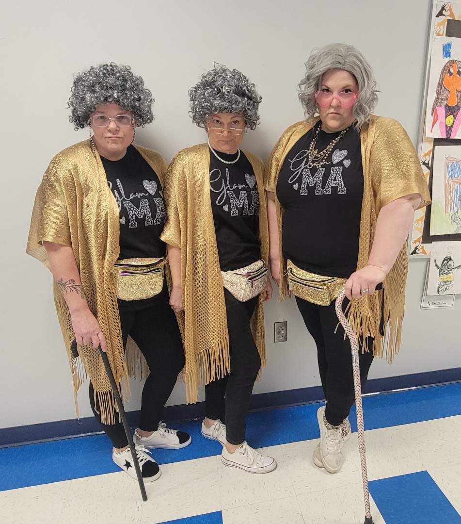 thecarel5's tweet image. The Glam Ma’s ROCKED the 100th day. Okay, maybe rocking chair is more like it…#Proud2BNorthies #JCSchoolsChampions #WeAreElementary