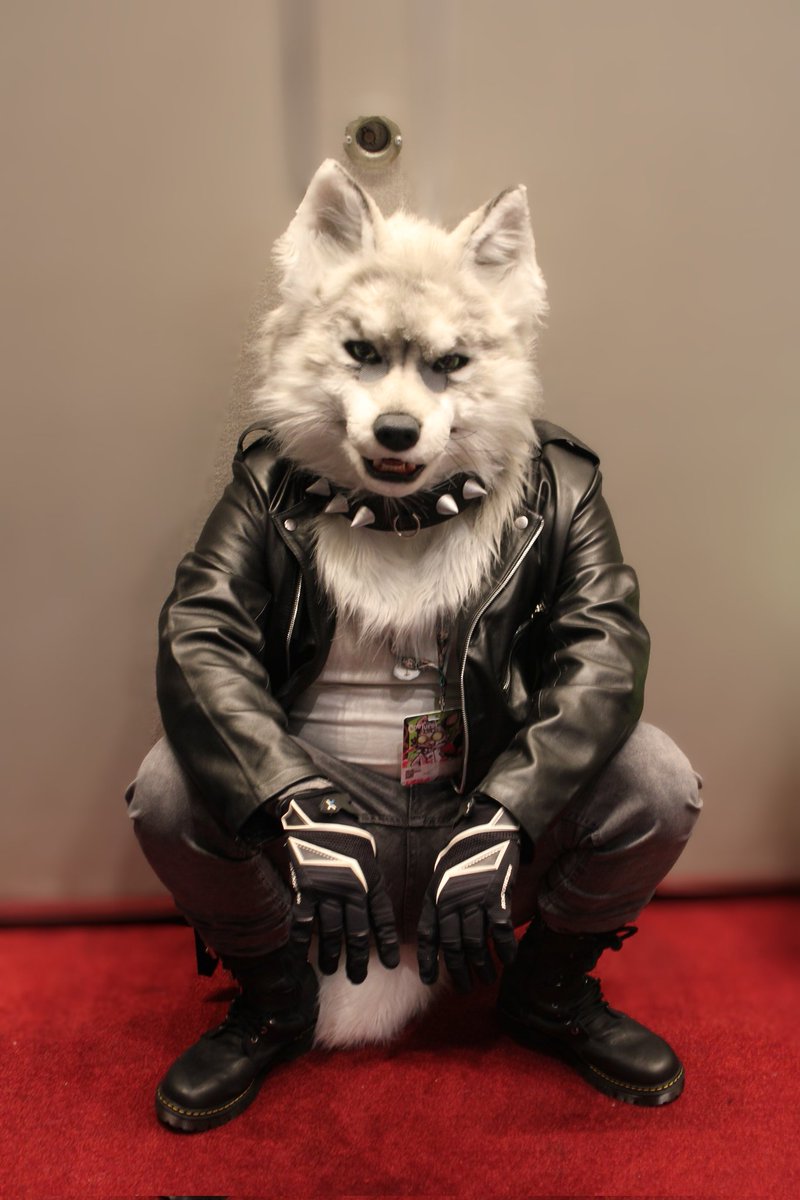 I need more photos with this outfit, and maybe add some more spikiness 🐺🤘 #BadGuy