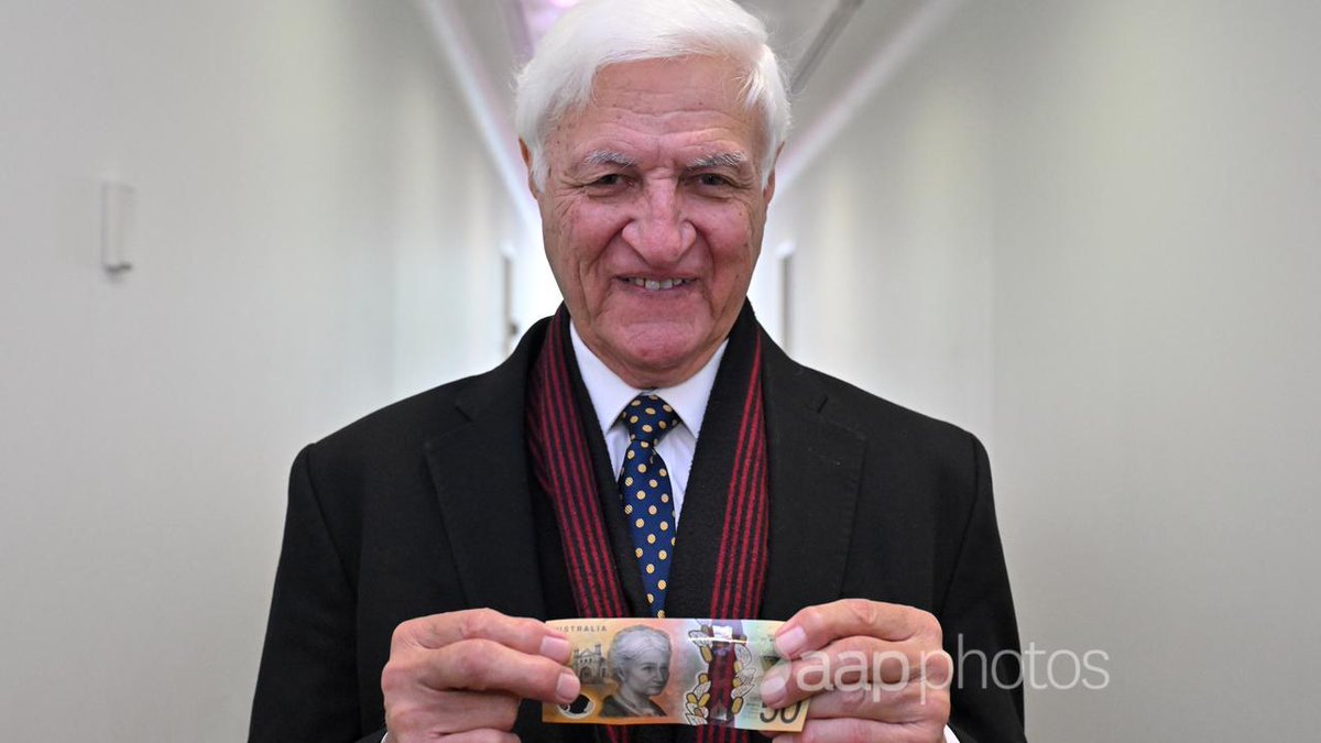 'If you have a cashless society the banks control your life.' Lunch is tasty but victory is sweeter for Queensland MP Bob Katter who forced federal parliament's cashless cafe to backflip and accept cash. Story via @domgiannini_ aap.com.au/news/cash-rema… #AusPol