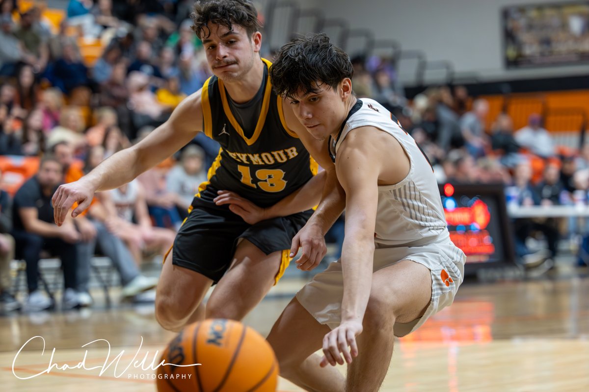 Photos from the action between Pigeon Forge and Seymour from Monday night are now posted at wellsracingphotos.com/Sports-Photogr…