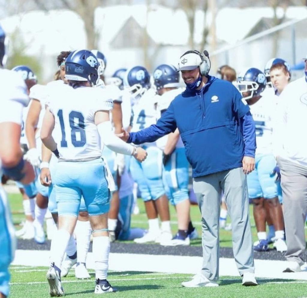 Blessed to receive an offer from Iowa central community college🙏🏾 <a href="/CoachTalto2/">Coach Montalto</a> <a href="/CoachKen17/">Coach Johnson</a> @BozemanFootball