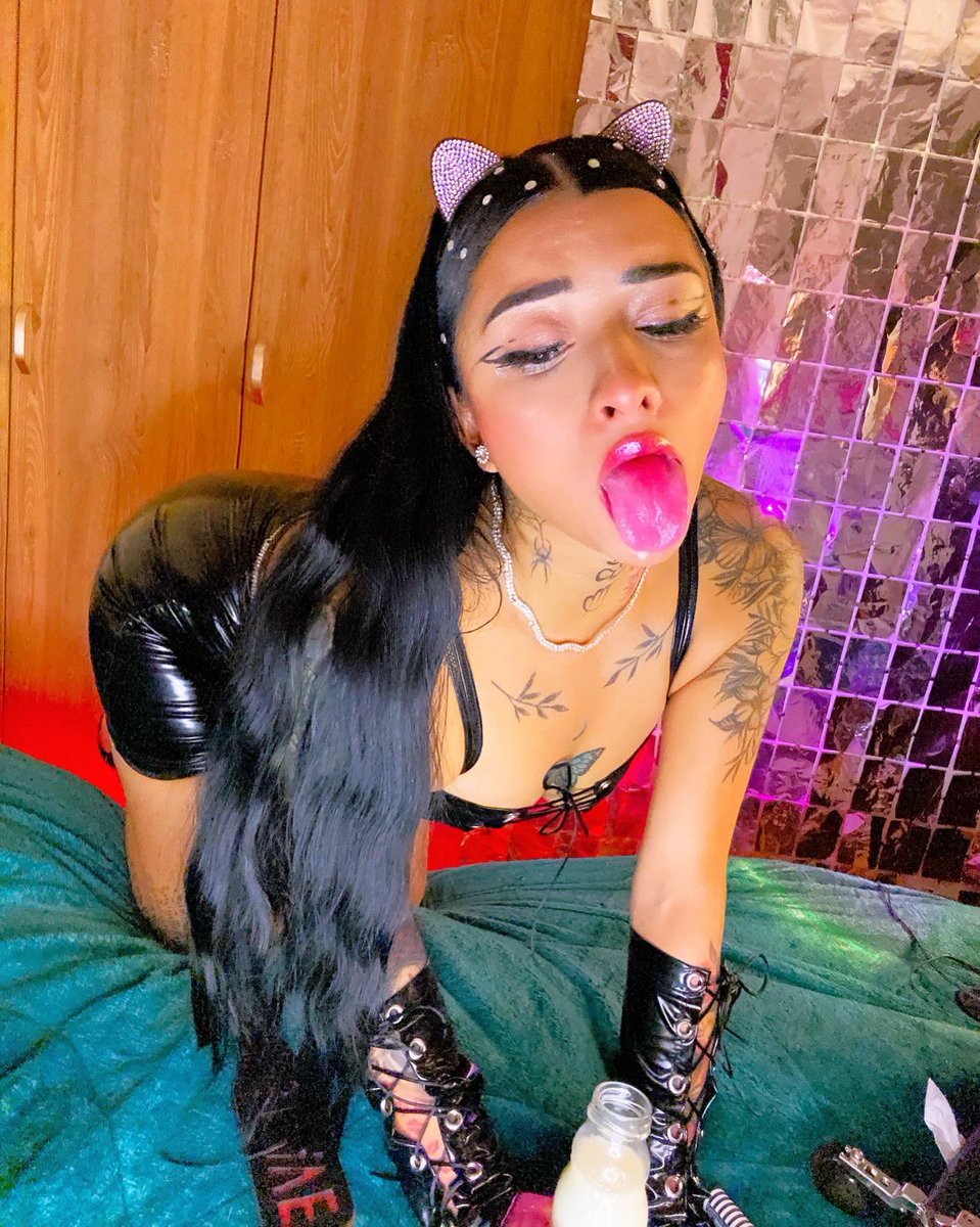 Just wondering if it's okay to have sex on the first date?

onlyfans.com/exxotica_xx