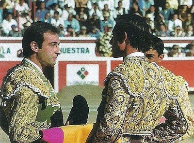 portaltaurino's tweet photo. Hoy cumple 25 años de doctorado el diestro mexicano @jeronimomatador, la alternativa fue en @ElRelicarioPue de Puebla de manos del valenciano Enrique @EPonceOficial y @Rafael_Ortega97 de testigo, con el toro “Editor” de @ganaderiaAL Lebrija. Felicidades torero @portaltaurino https://t.co/c7TFwzalct
